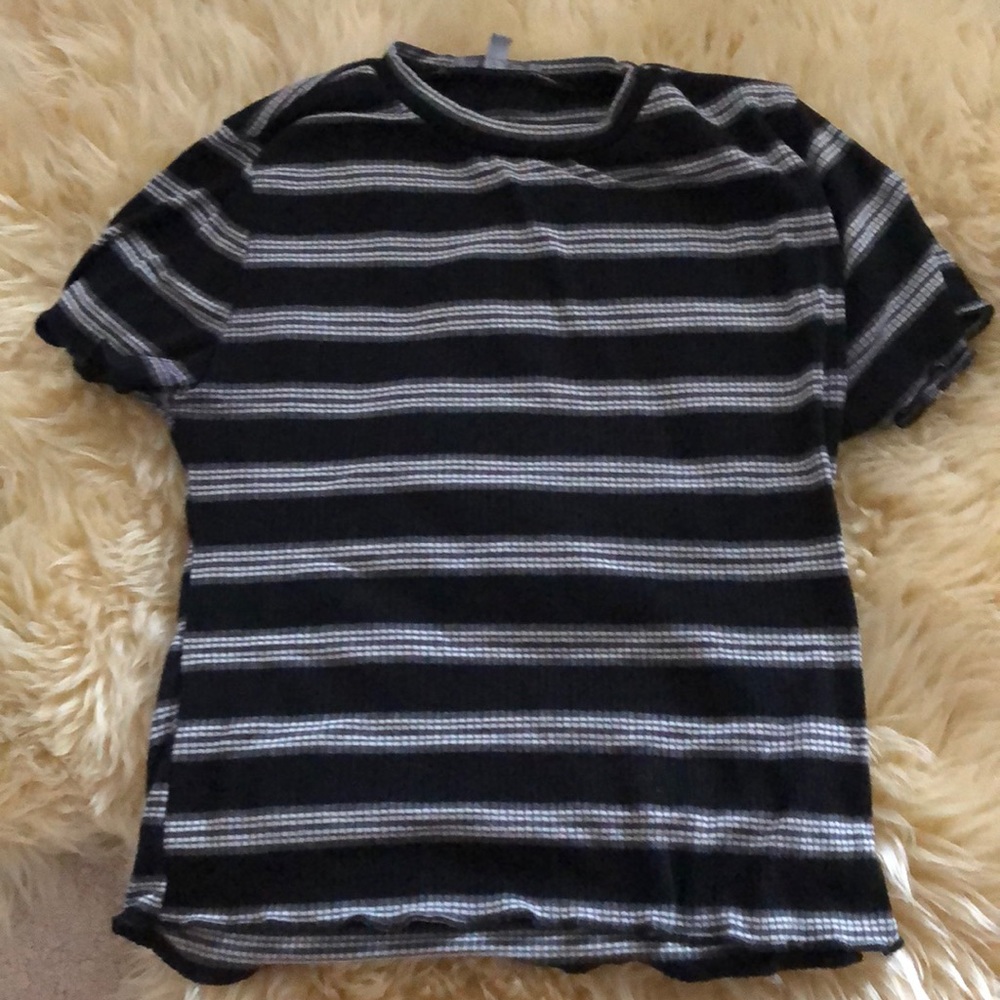 Triped lettuce edge t shirt